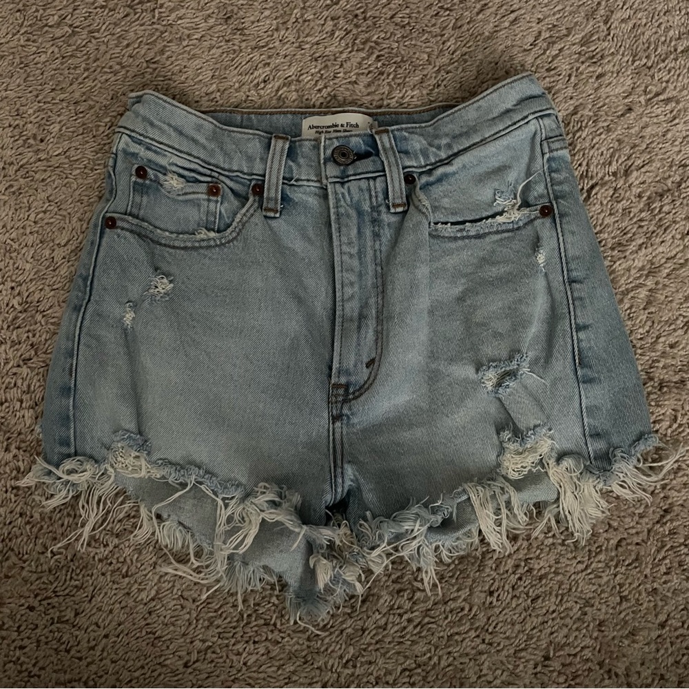 Abercrombie & Fitch High rise mom shorts